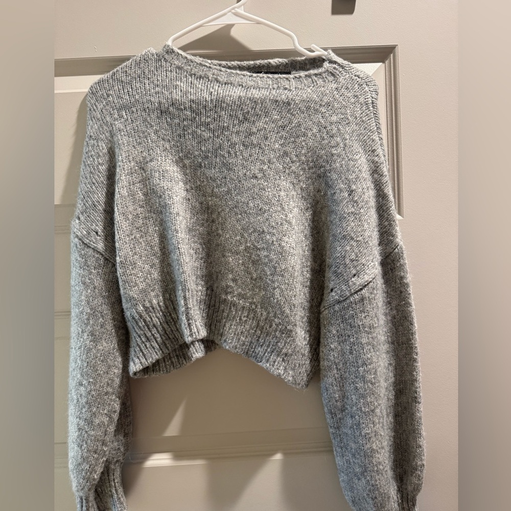 Grey cropped oversized sweater